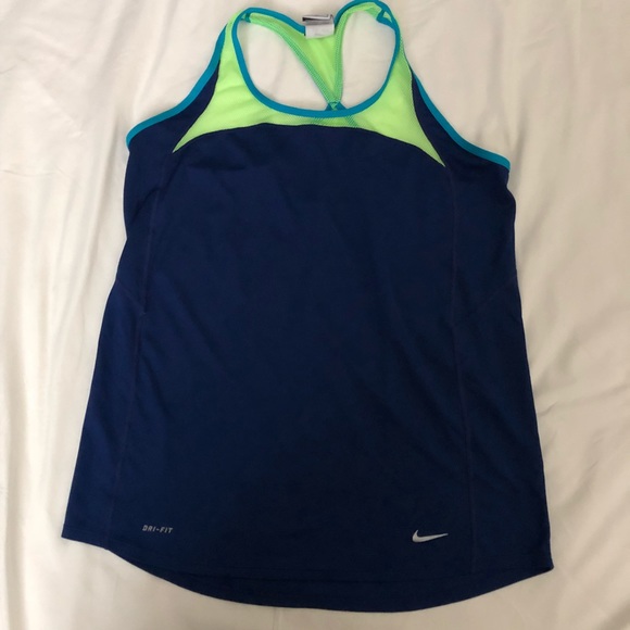 💙 Nike Dri Fit woman’s tank 💚 - Picture 1 of 4